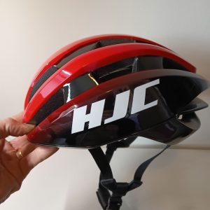 Casco HJC.