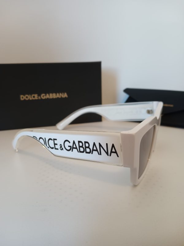 D&G - Image 2
