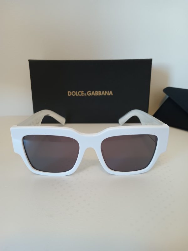 D&G - Image 10