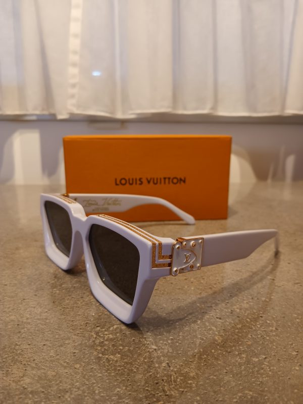 Lv. - Image 11